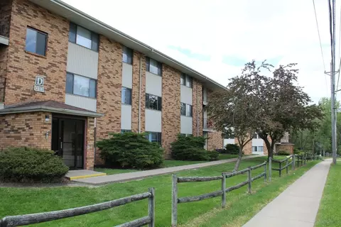 4323 N Division St, Davenport, IA 52806
