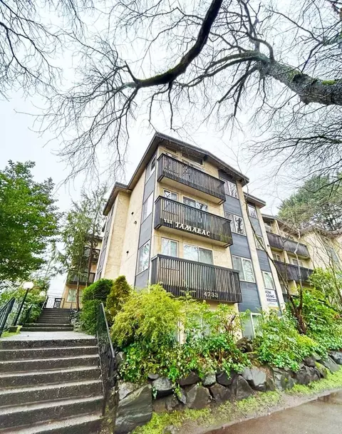 4733 17th Ave NE, Seattle, WA 98105