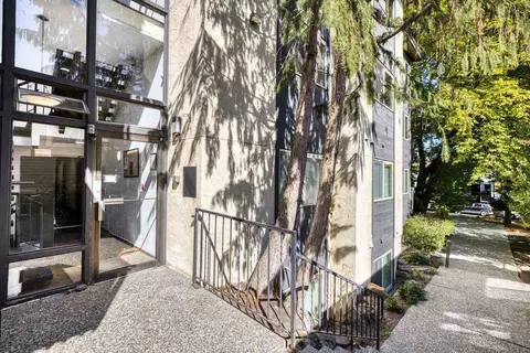 4733 17th Ave NE, Seattle, WA 98105