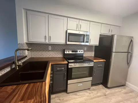 6890 Southgate Blvd, Tamarac, FL 33321