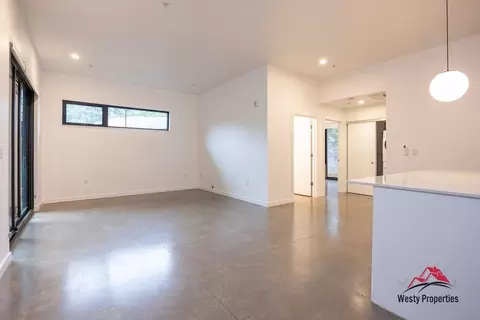 4526 NE 42nd Ave, Portland, OR 97218