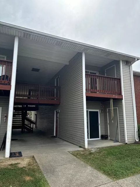 4109 Blue Lick Ct, Louisville, KY 40229
