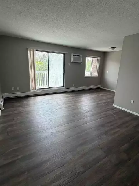 1053 County Road D E, Little Canada, MN 55109