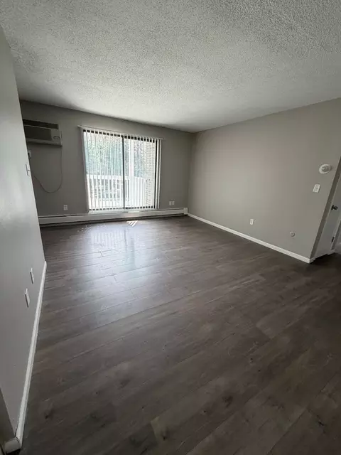 1053 County Road D E, Little Canada, MN 55109
