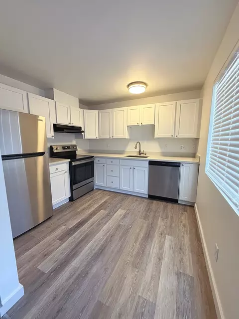 1822 Silver Lake Rd, Eastmont, WA 98208