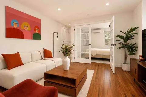 49 W 16th St, New York, NY 10011