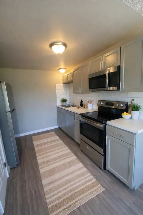 Alpenhof, Yakima, WA 98908