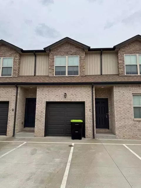 295 Smithson Ln, Clarksville, TN 37040