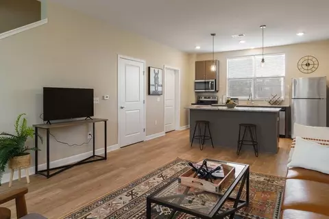 820 E Long St, Columbus, OH 43203 photo 5