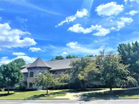 6801 S 68th St, Franklin, WI 53132