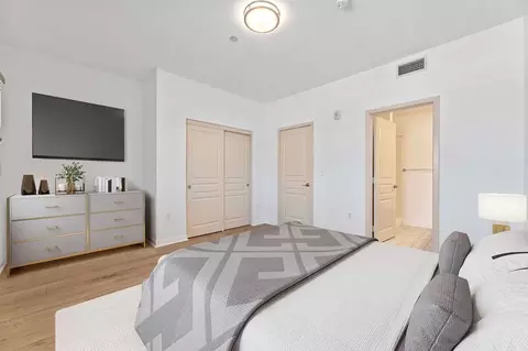 13439 Burbank Blvd, Valley Glen, CA 91401