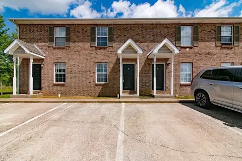 821 Oak Arbor Ct, Clarksville, TN 37040