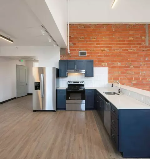 205 7th St NW, Albuquerque, NM 87102