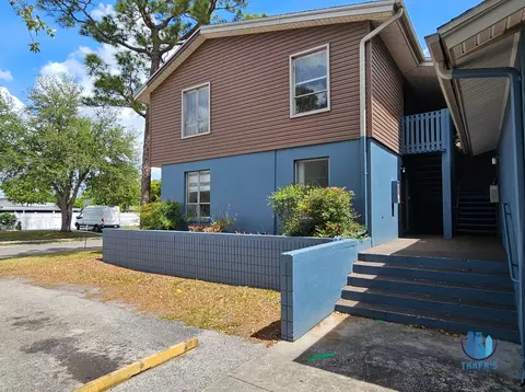 7602 W Powhatan Ave, Town N Country, FL 33615