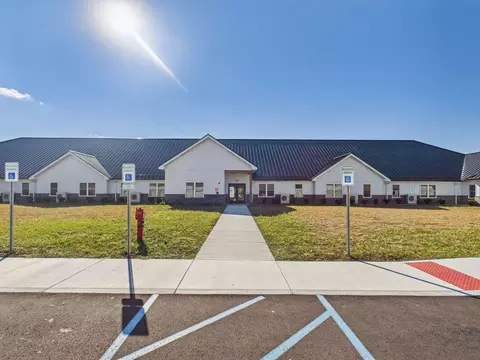 9860 W Smith St, Yorktown, IN 47396