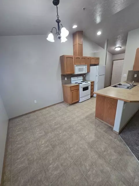 Twin Pines Apartments, Spokane Valley, WA 99216