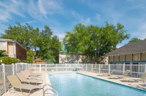 1667 Irish Hill Dr, Biloxi, MS 39531