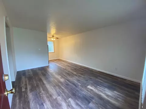830 14th St NE, Salem, OR 97301