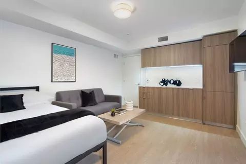 11665 Mayfield Ave, Los Angeles, CA 90049