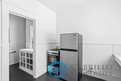 401-423 401-423 E Juniper Street 2241 4th Ave, San Diego, CA 92101