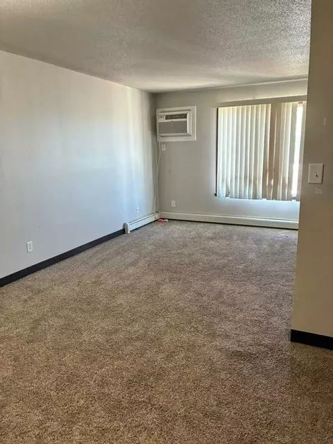 2010 10th Ave E, Williston, ND 58801