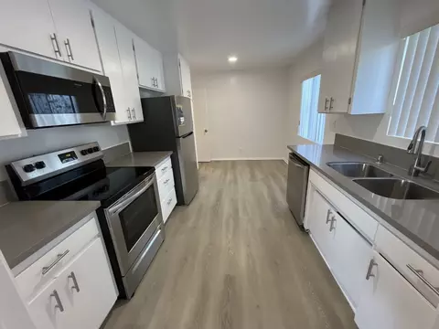 616 N Sweetzer Ave, Los Angeles, CA 90048