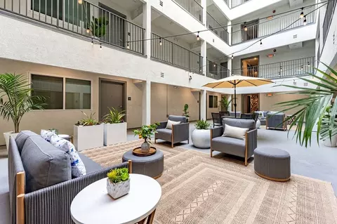 3050 W 11th St, Los Angeles, CA 90006