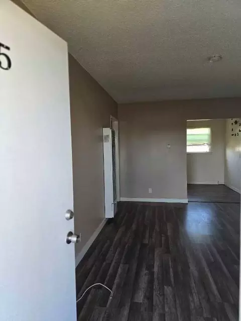 438 W Magnolia St, Compton, CA 90220