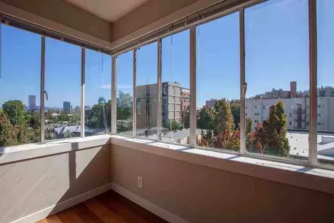 2199 NW Everett St, Portland, OR 97210