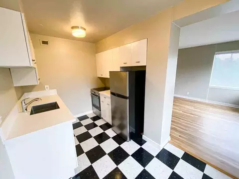 2199 NW Everett St, Portland, OR 97210
