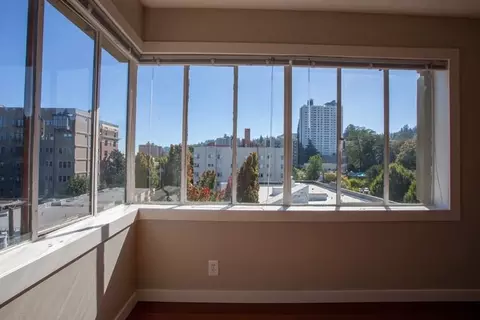 2199 NW Everett St, Portland, OR 97210