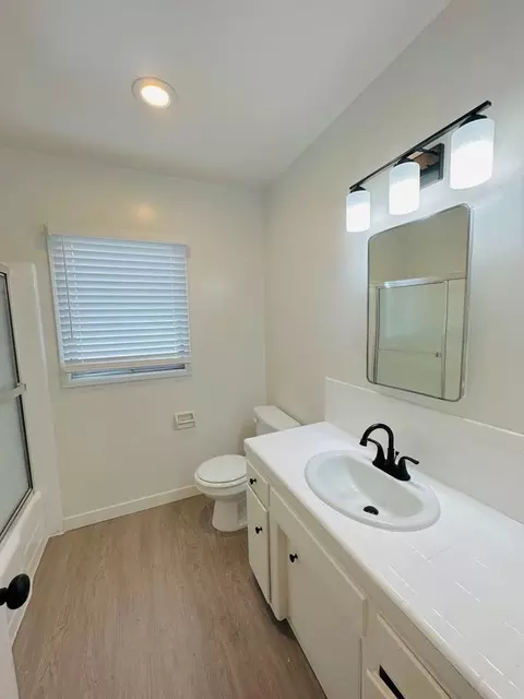 3024 E 3rd St, Long Beach, CA 90814