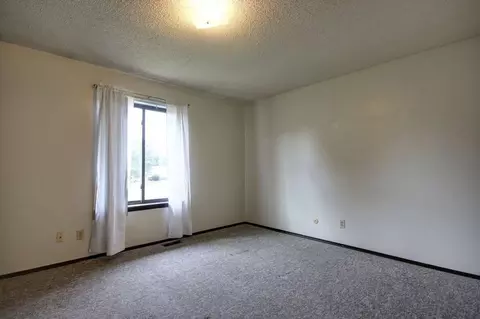 2404 Leeper Dr, Champaign, IL 61822 photo 3