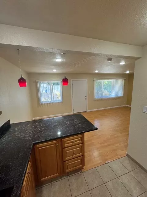 1022 E 4th Ave, San Mateo, CA 94401 photo 3