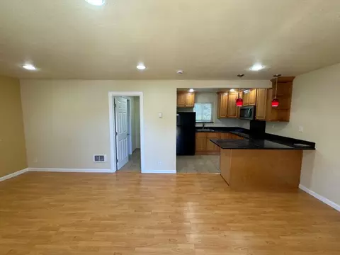 1022 E 4th Ave, San Mateo, CA 94401 photo 2