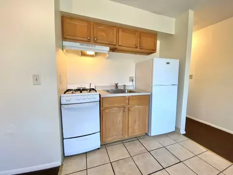 950 N 20th St, Milwaukee, WI 53233