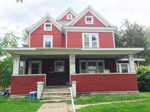 2314 Walnut St, Cedar Falls, IA 50613