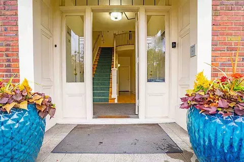 124 W Garfield St, Seattle, WA 98119