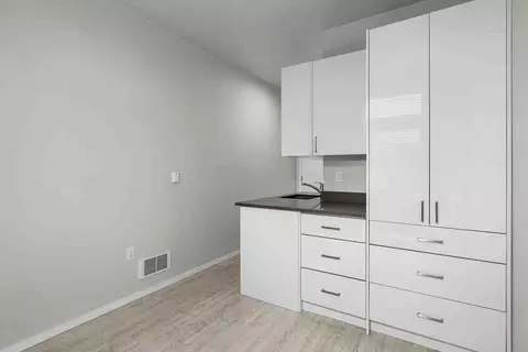 1806 23rd Ave, Seattle, WA 98122