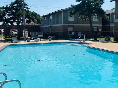 633 W Vandament Ave, Yukon, OK 73099