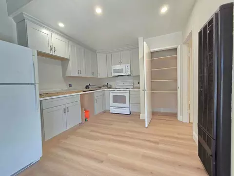 680 Morse Ave, Sunnyvale, CA 94085 photo 2