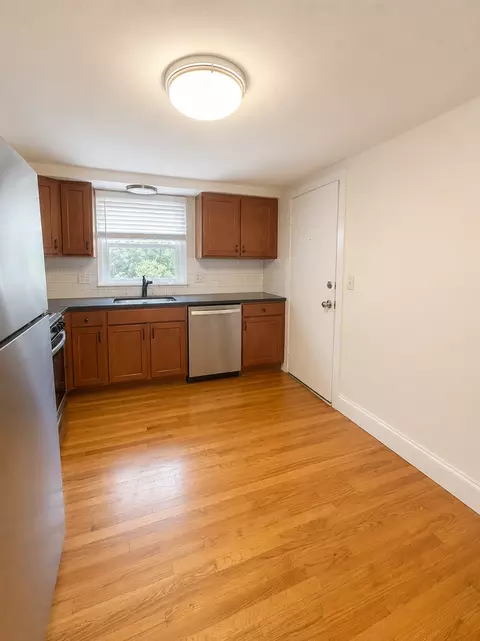122 W Main St, Georgetown, MA 01833