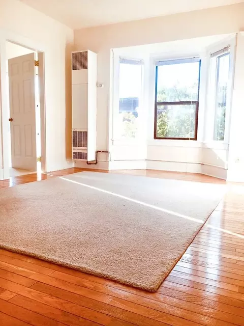 1812 E Republican St, Seattle, WA 98112