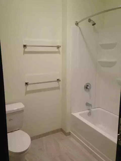 324 W Water St, Syracuse, NY 13202
