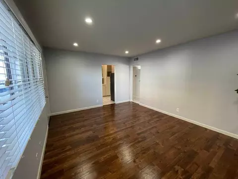 10814 Blix St, North Hollywood, CA 91602