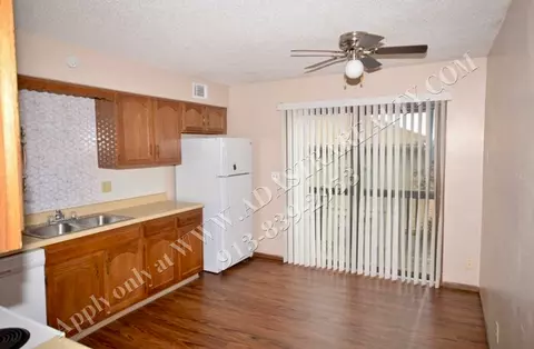 404 Sky Vue Dr, Raymore, MO 64083