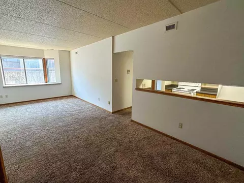246 Hyland Ave, Ames, IA 50014
