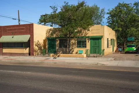 415 Coal Ave SE, Albuquerque, NM 87102