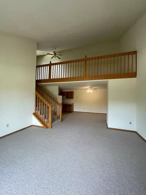 115 Chaffee Rd, Oconomowoc, WI 53066