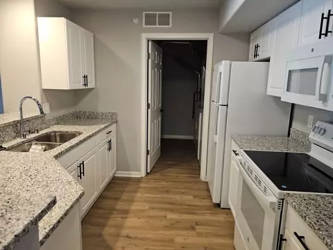 9 Kings Mill Cir, Madison, WI 53718